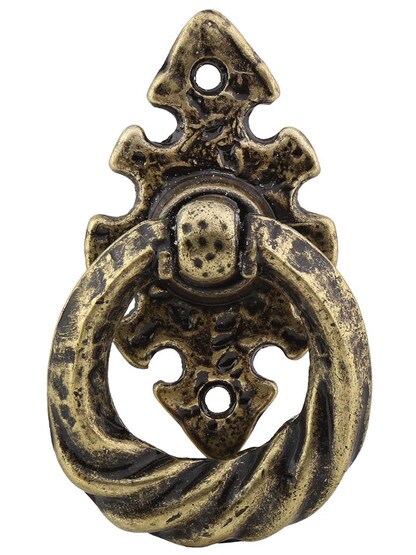 Britannia Tudor Ring Pull with Vertical Backplate.